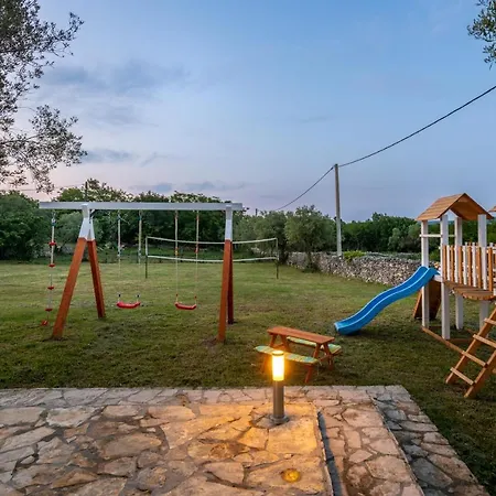 House Natalie, Village Holiday home Rakalj